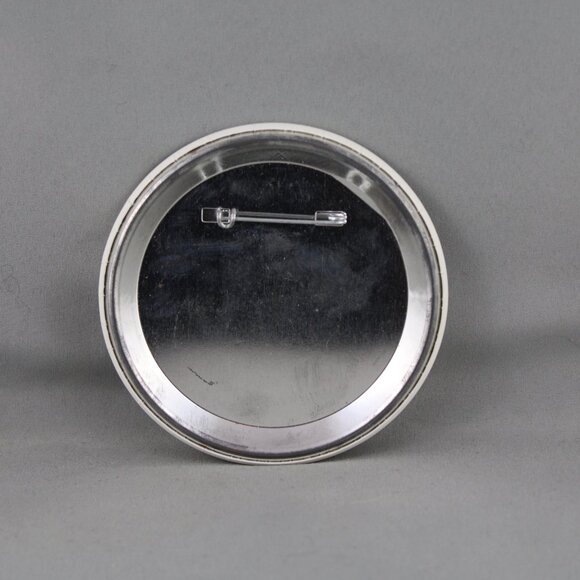 Rare 1980s Mc Donald's Staff Pin - - Peanut's Pop Mobiles - Cup Holders - Picture 2 of 3